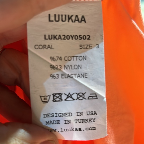 Luukaa Scoop Neck Sleeveless Pocketed Dress - Picture 4 of 10